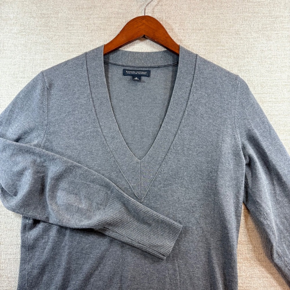 Banana Republic Grey Silk Cotton Cashmere V-Neck‎ Sweater Mens Medium 673665 EUC